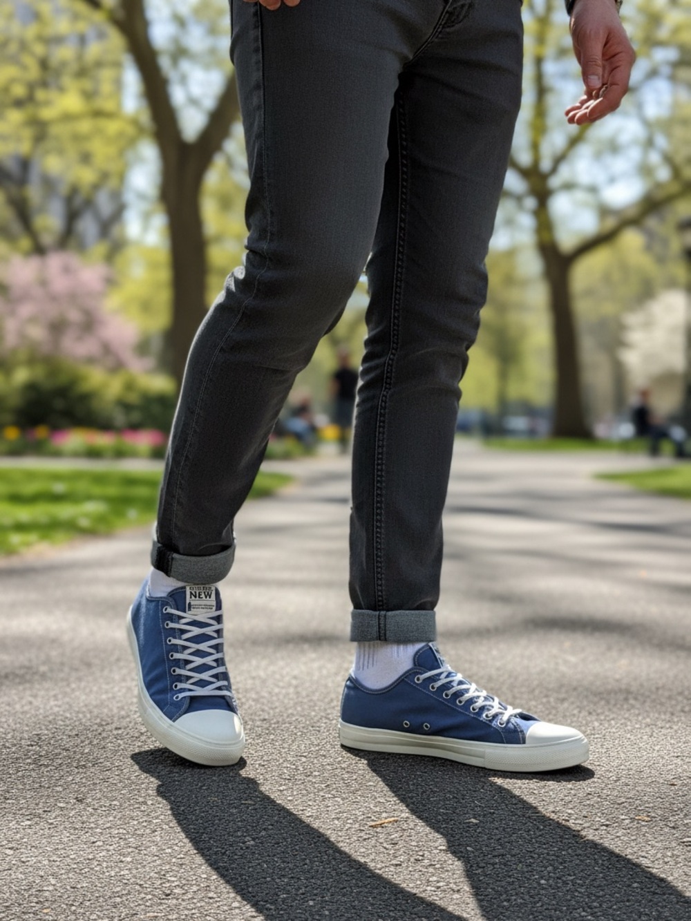 Nothing New Men’s Classic Low-Top Canvas Sneakers in Blue. Size 11